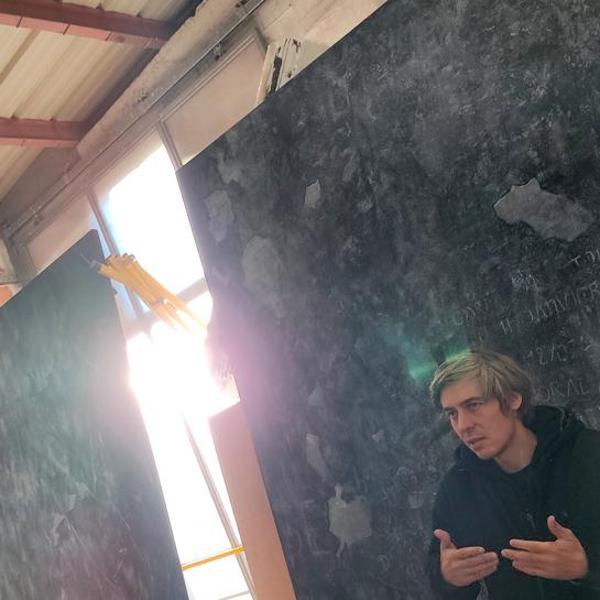 Visite de l'atelier de Quentin Spohn par Alain-Christian Barret, commissaire d'exposition d'Aponia et Eva Frison-Barret directrice du lieu / Nice